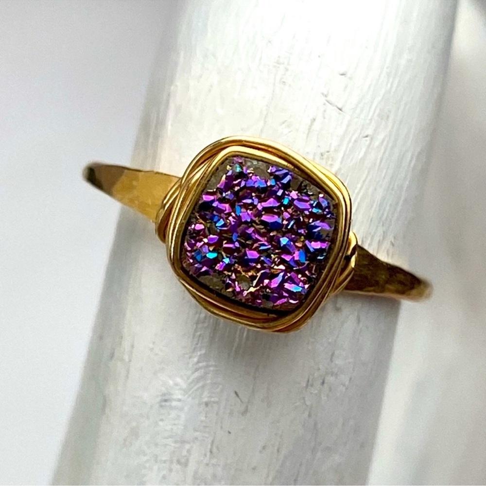 Peacock Drusy artisan ring with fine wrap detail and hammered golden band